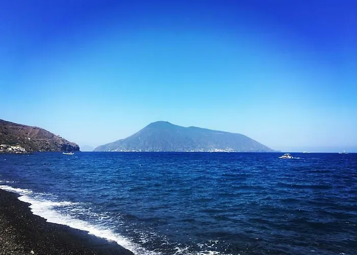 Nerossidiana Sul Mare Di Lipari (Isola Lipari)